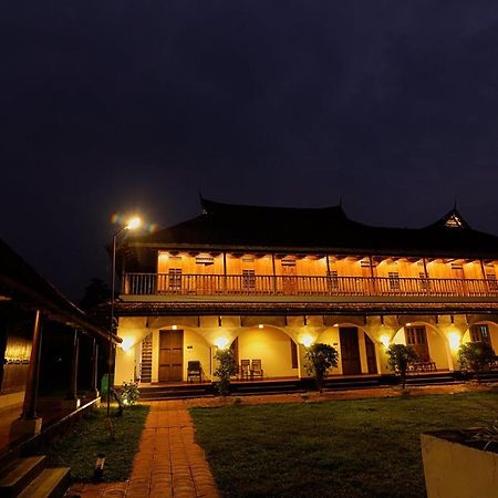 Kumarakom Heritage Resort Kottayam Bagian luar foto