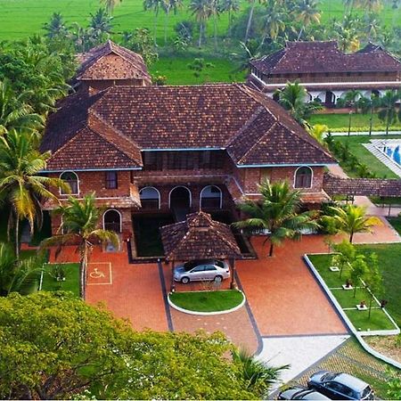 Kumarakom Heritage Resort Kottayam Bagian luar foto