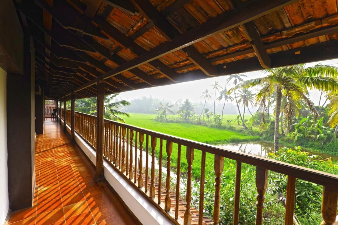 Kumarakom Heritage Resort Kottayam Bagian luar foto