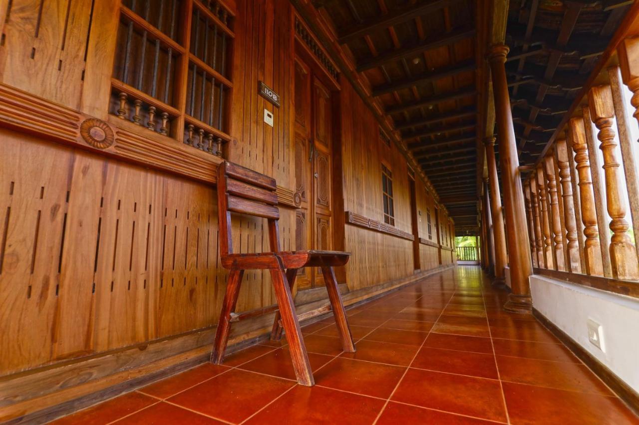 Kumarakom Heritage Resort Kottayam Bagian luar foto