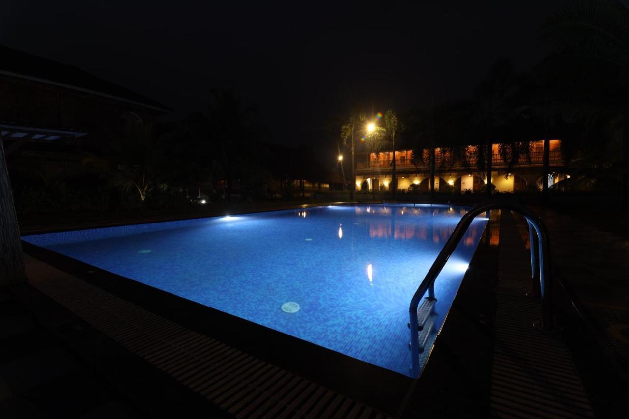 Kumarakom Heritage Resort Kottayam Bagian luar foto
